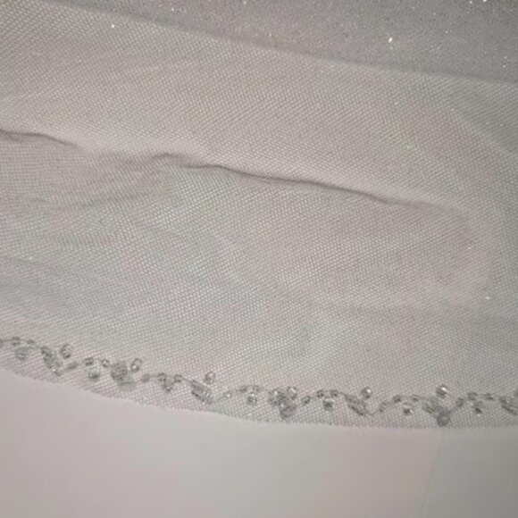 David’s Bridal Cathedral Wedding Veil – Sparkle Tulle & Pearl Detail - Picture 4 of 8